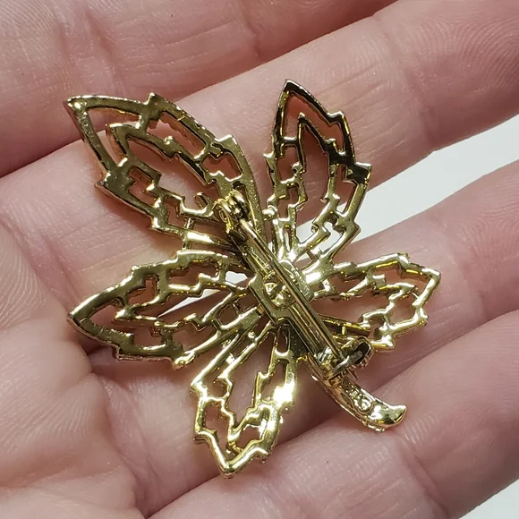Vintage Golden Maple Leaf Brooch - Picture 5 of 5